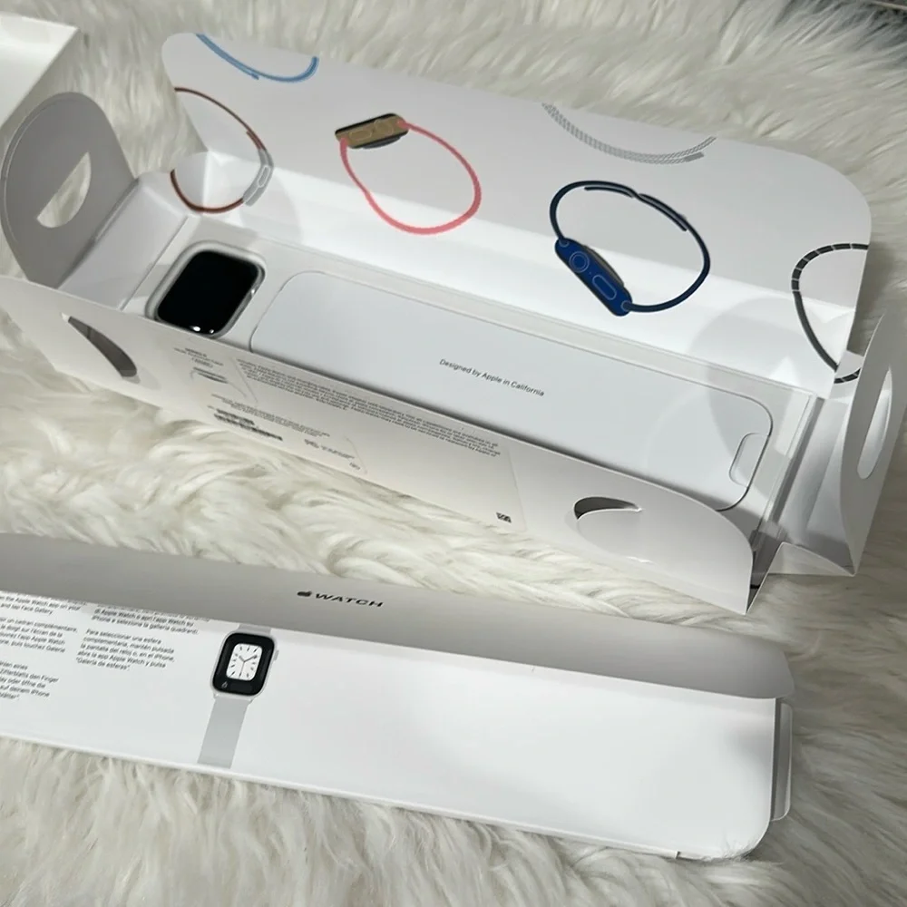 Apple Watch series 6 silver aluminum case 44mm